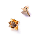 可愛いフラワーモチーフの軟骨ピアス