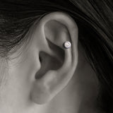 Pt Labret Stud Catch